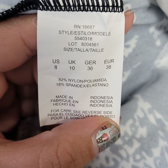 Swim Solutions SPOTTED LEAVES Printed Underwire Tankini Swim Top - Picture 7 of 7